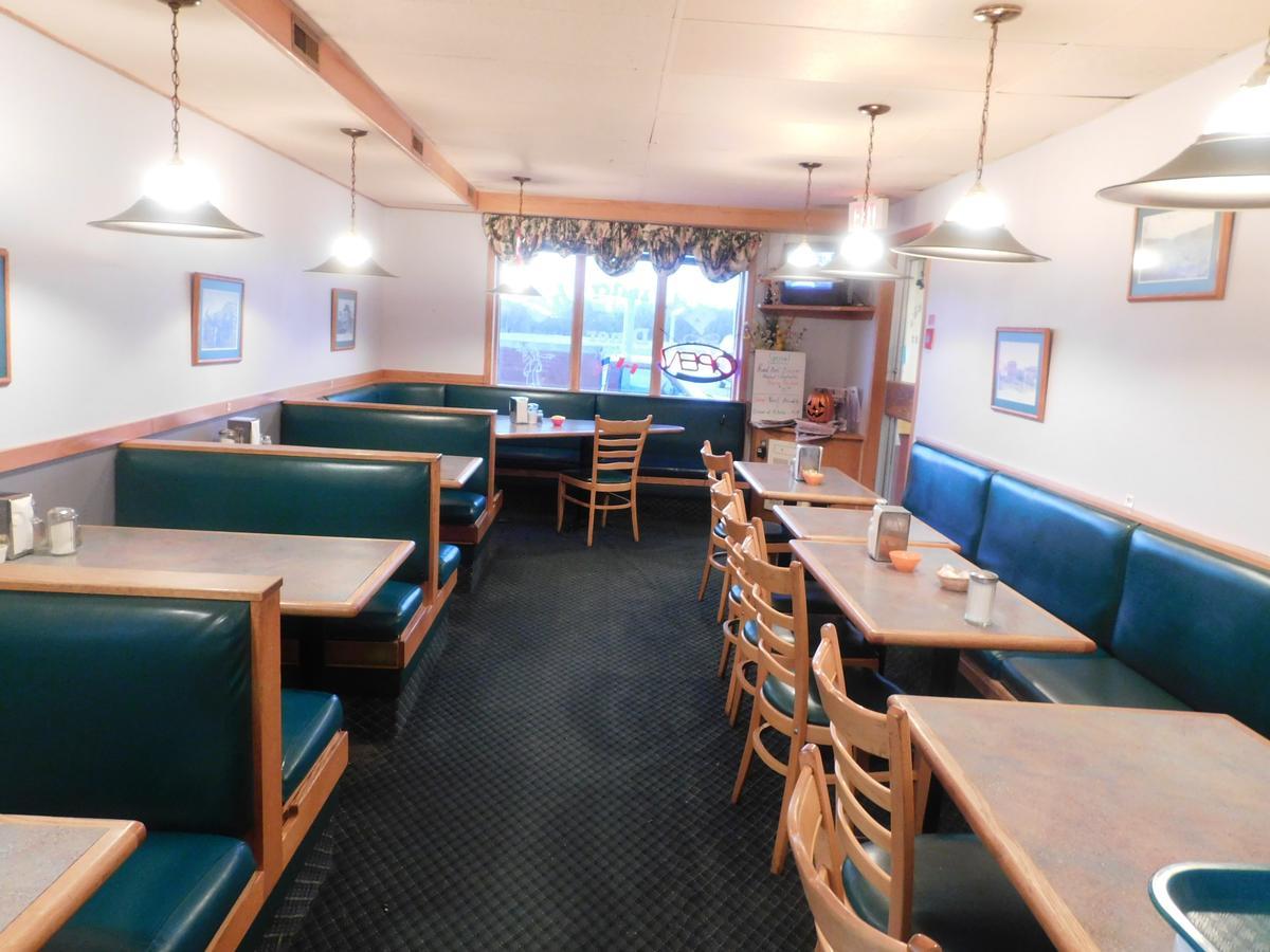 Casey'S Inn Lac du Bonnet Eksteriør billede