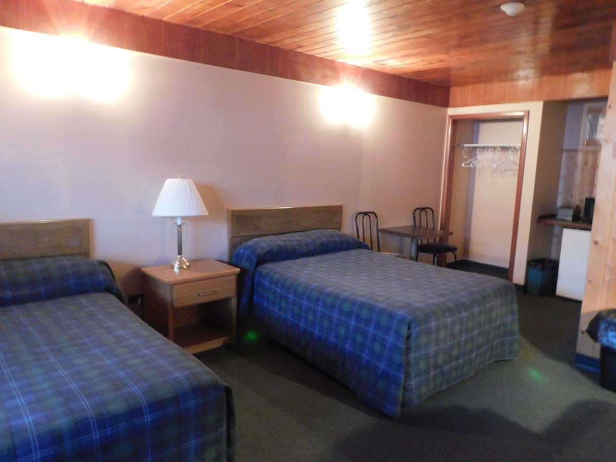 Casey'S Inn Lac du Bonnet Eksteriør billede