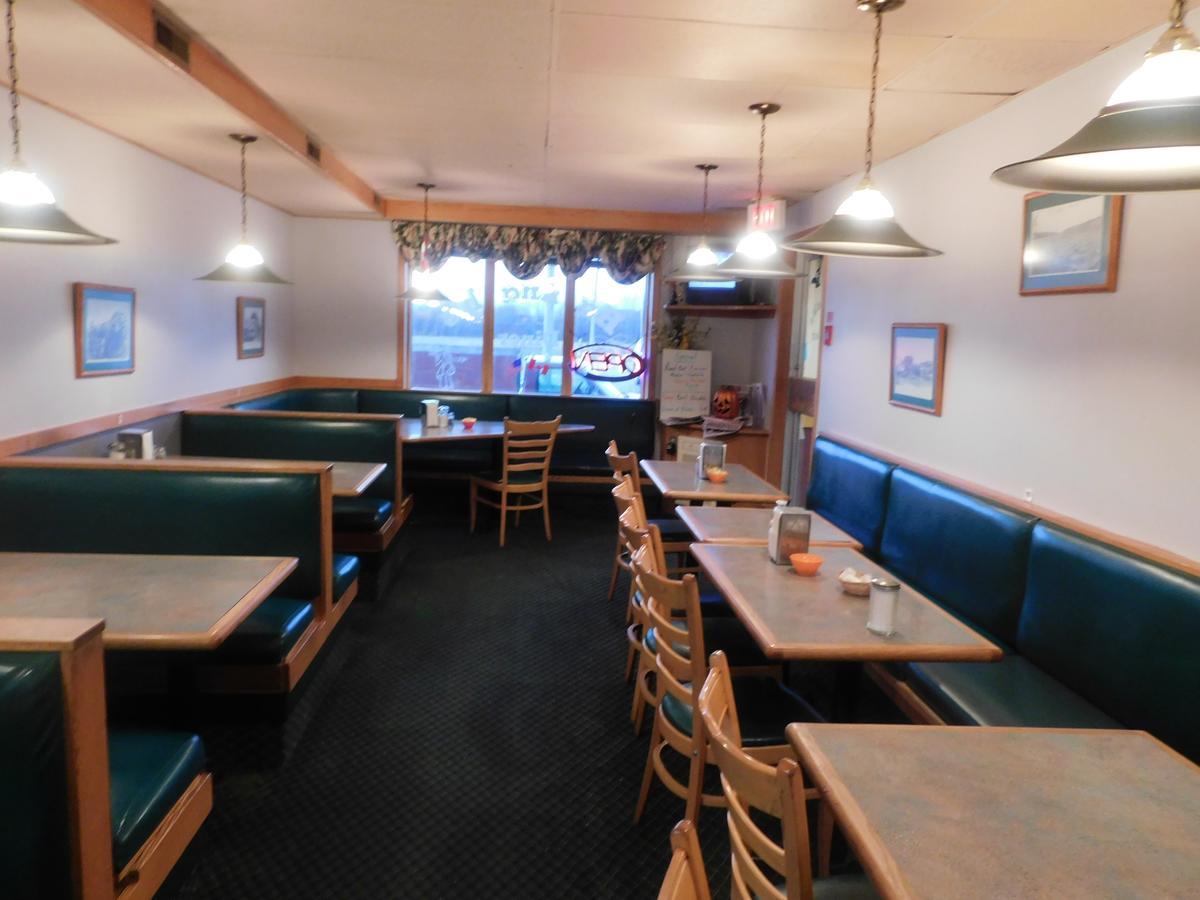 Casey'S Inn Lac du Bonnet Eksteriør billede